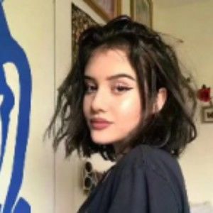 Meet your Posher, Becca